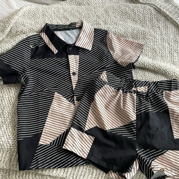 Matching button up graphic set - black and tan - 5T - Picture 1 of 4